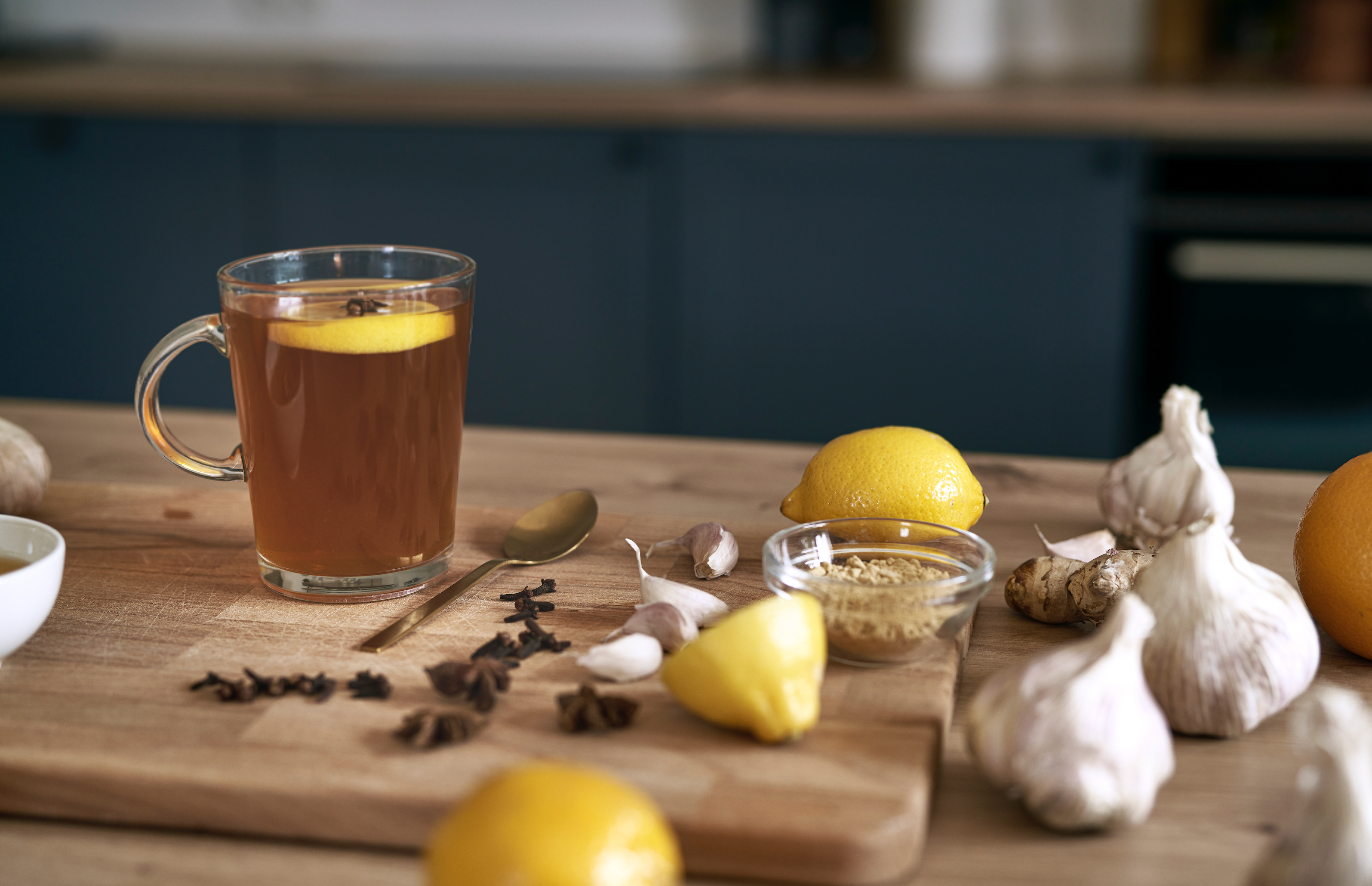 Bone Broth Cocktail with Lemon and Ginger: A Zesty, Immune-Boosting Drink