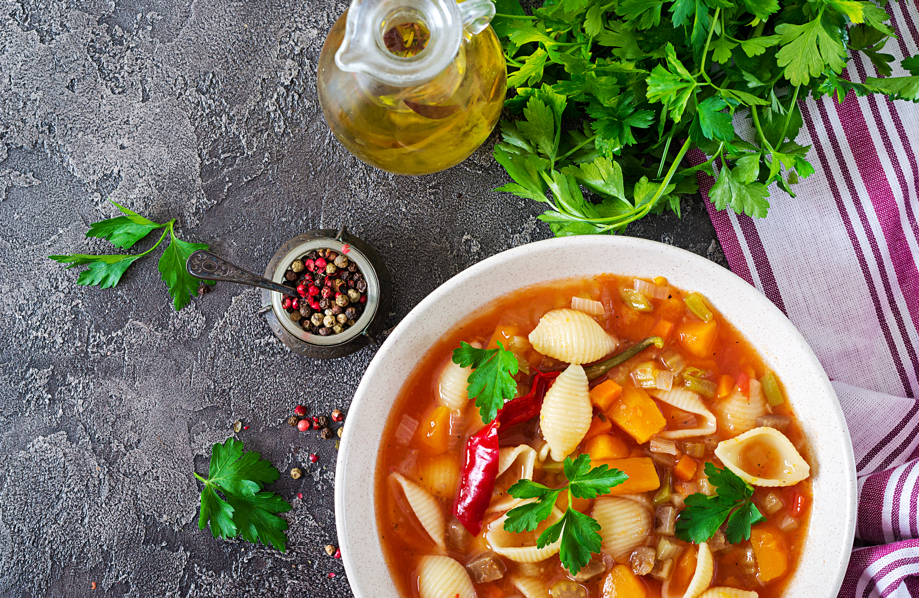 Hearty Minestrone with Bone Broth: A Flavorful and Nutrient-Packed Classic