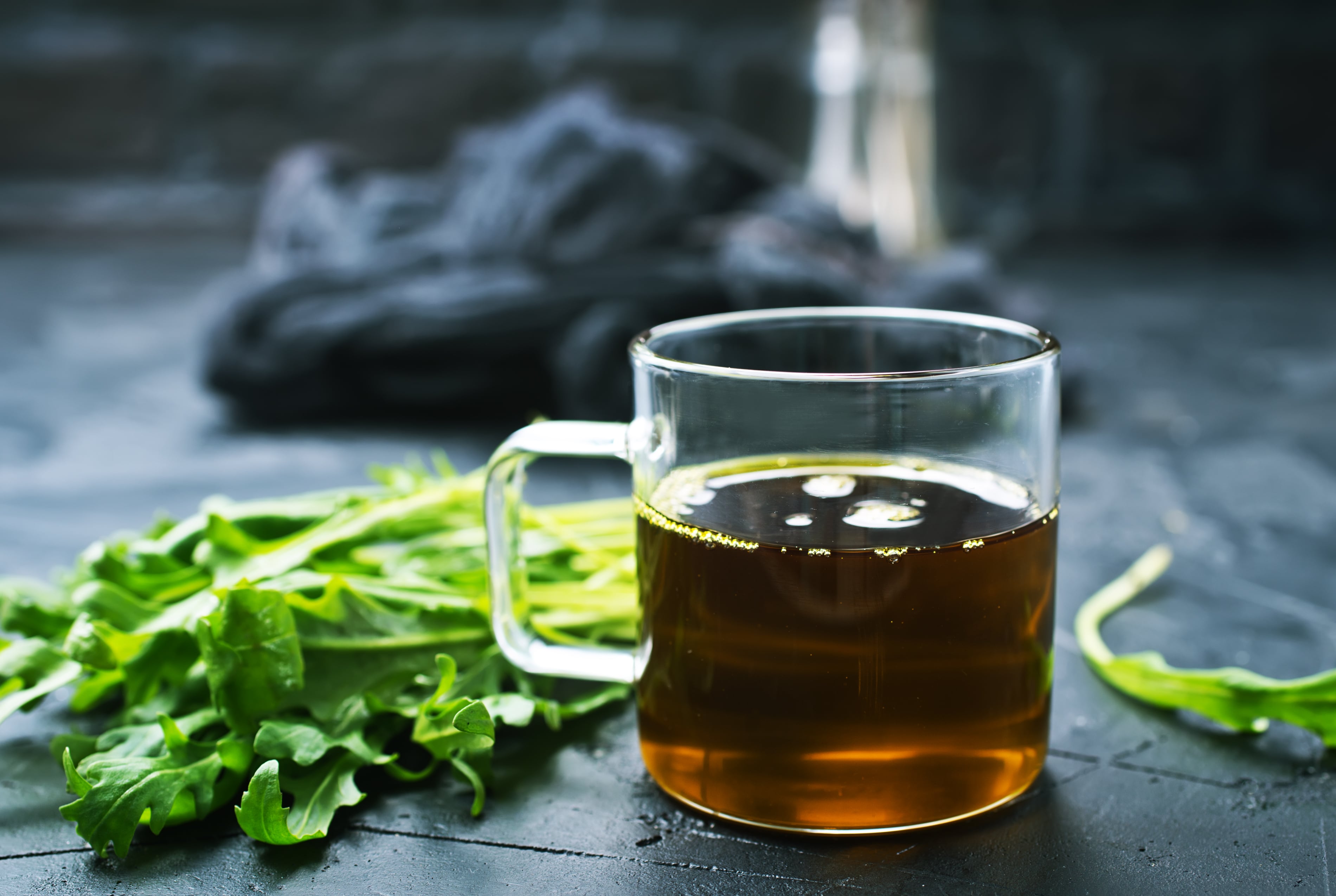 Bone Broth Powder vs Bone Broth: Why Real Liquid Bone Broth in Glass is the Superior Choice